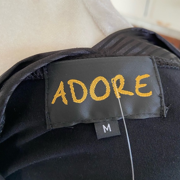 Adore - Picture 3 of 4